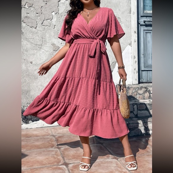 Plus size butterfly sleeve ruffle hem dress - Picture 5 of 16